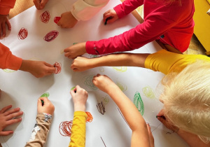 praca plastyczna jesienne drzewo