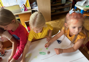 praca plastyczna jesienne drzewo