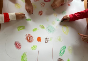 praca plastyczna jesienne drzewo