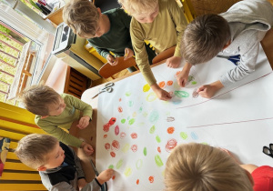 praca plastyczna jesienne drzewo